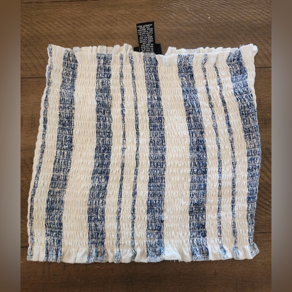 Rue 21 halter top blue white size x small